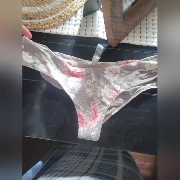 Radio fiji bikini bottoms large - Picture 4 of 4